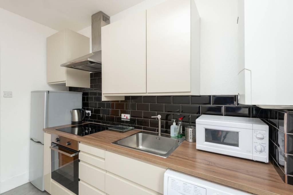 Ness Central Apartment - Greig Street Інвернесс Екстер'єр фото
